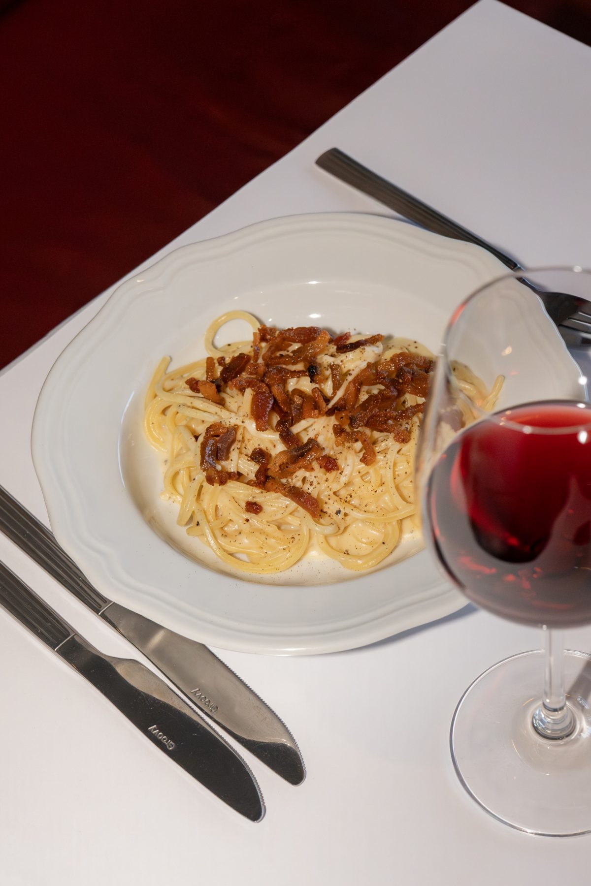 Tavola Di Masseria - Spaghetti Cabbonara og vin
